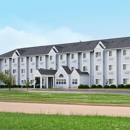 Microtel Inn By Wyndham Σαμπέιν Εξωτερικό φωτογραφία