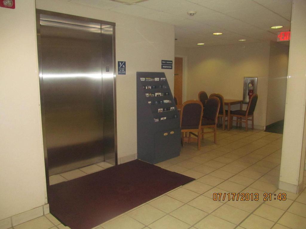 Microtel Inn By Wyndham Σαμπέιν Εξωτερικό φωτογραφία